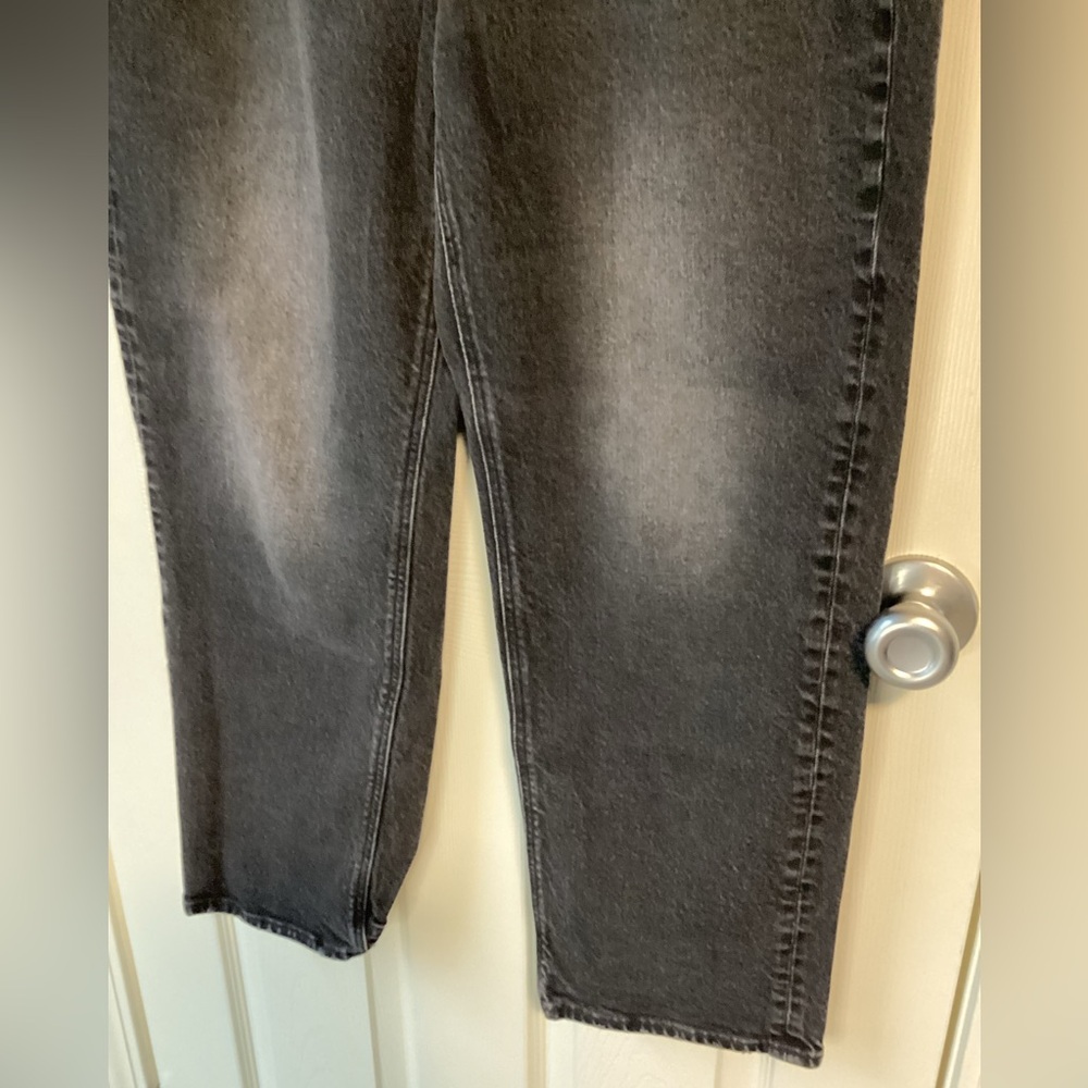 Black stretch American Eagle jeans with a ripped knee-size 14 regular - Picture 2 of 7